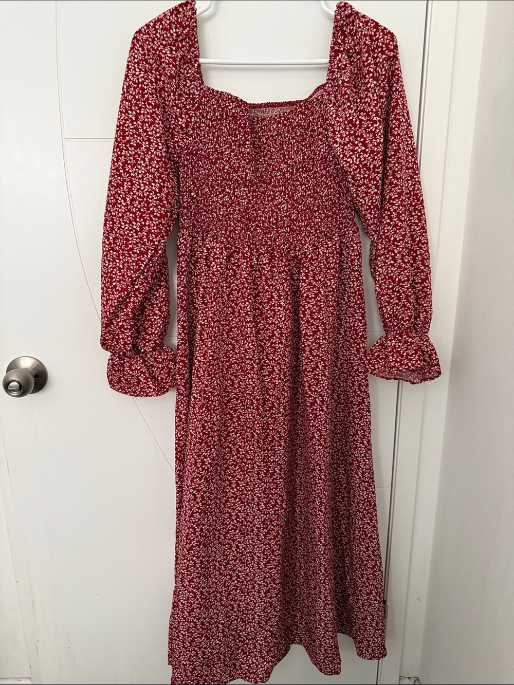 Women's Red Floral Smocked Midi Dress